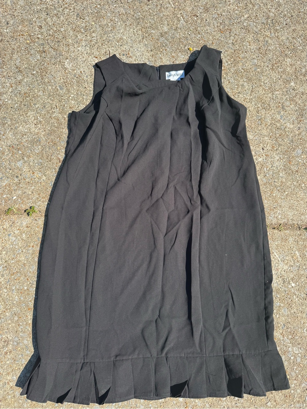 Danny & Nicole Black Sleeveless Shift Dress with Pleated Hem